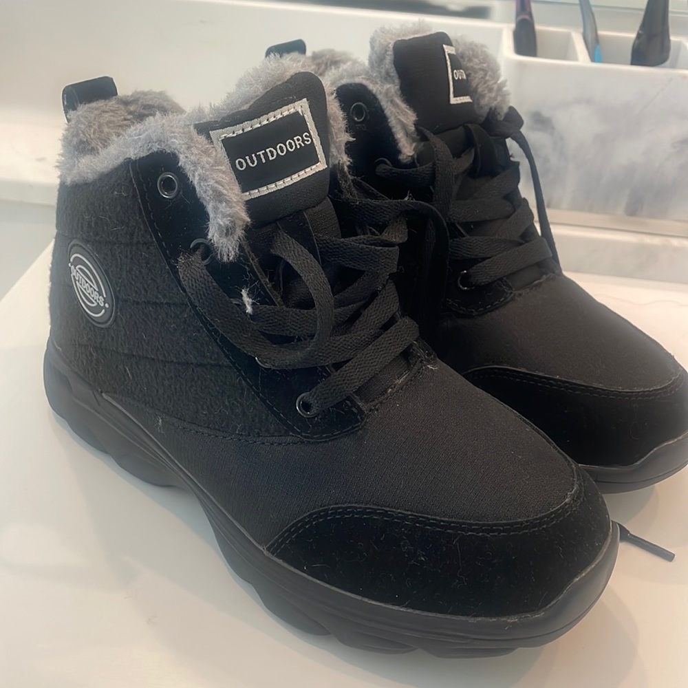 Outdoor boots